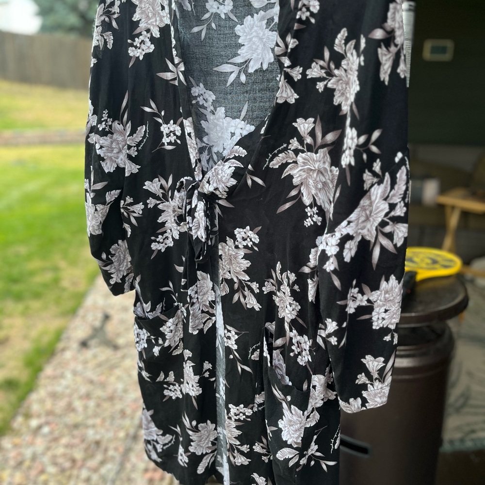 Spiritual Gangster Floral Kimono Cover Up w/ Tie One Size Longer Length
